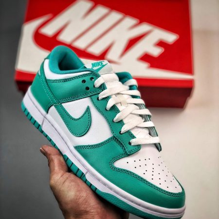 Dunk Low 'Clear Jade' DV0833-101