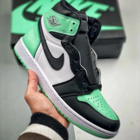 Air Jordan 1 Retro High OG 'Green Glow' DZ5485-130