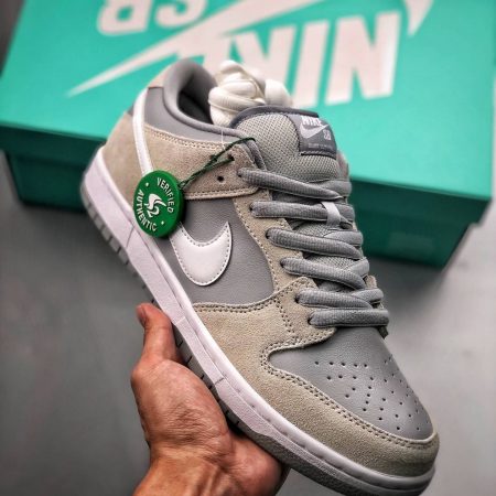 Dunk Low SB 'Summit White' AR0778-110