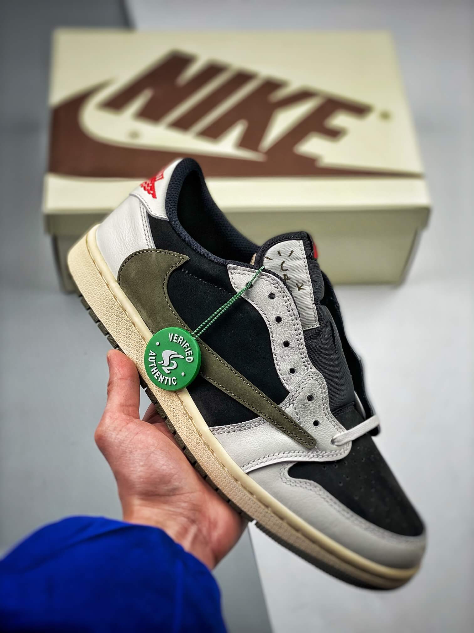 Travis Scott x Wmns Air Jordan 1 Retro Low OG SP 'Olive' DZ4137-106