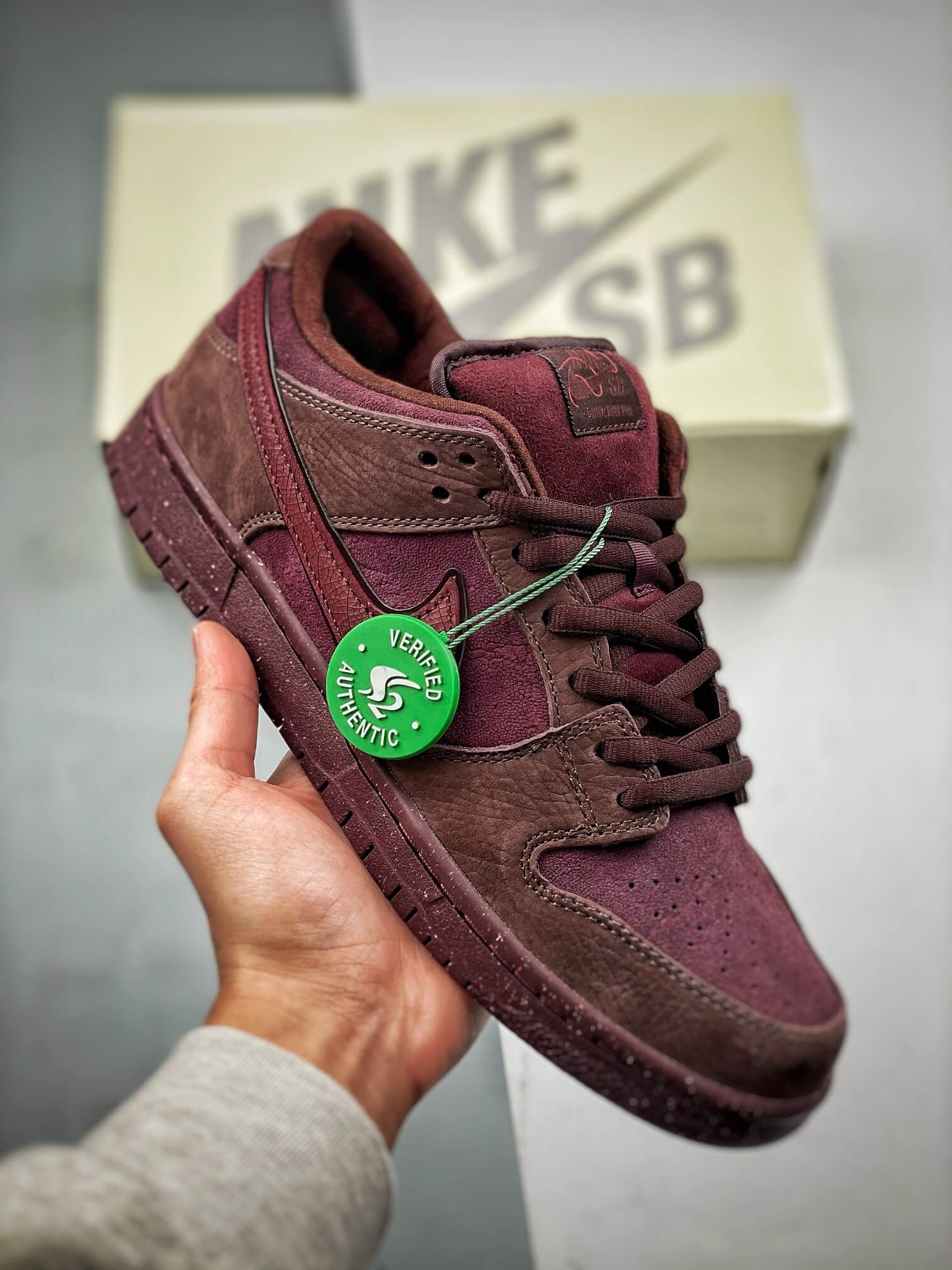 SB Dunk Low 'City of Love – Burgundy' FN0619-600