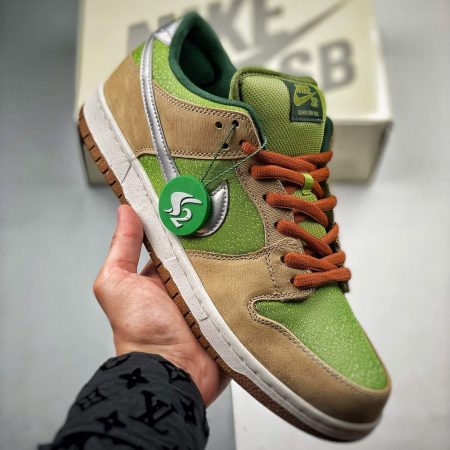 Dunk Low Pro SB 'Escargot' FQ7585-200