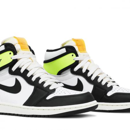 Air Jordan 1 Retro High OG 'Volt Gold' 555088-118