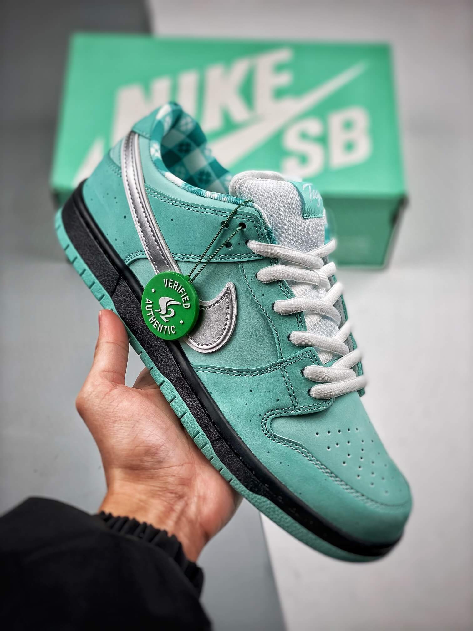 Concepts X SB Dunk Low Pro Og Qs Tiffany BV1310-402