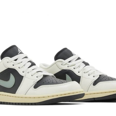 Wmns Air Jordan 1 Low 'Jade Smoke' DC0774-001