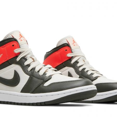 Wmns Air Jordan 1 Mid SE 'Newsprint' DQ6078-100