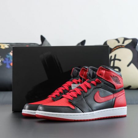 Air Jordan 1 Retro High OG Banned 2016 555088-001