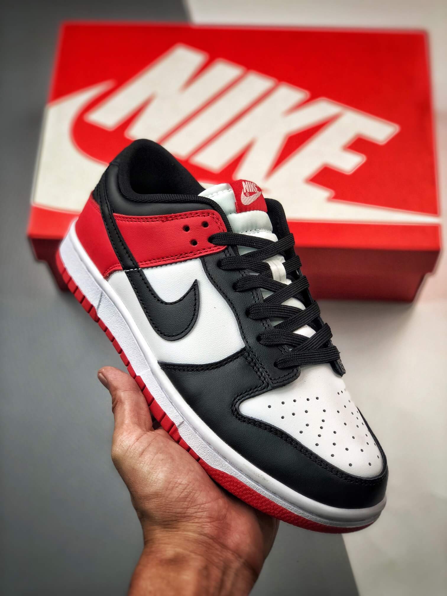 NBA x Dunk Low EMB '75th Anniversary - Bulls' DD3363-100