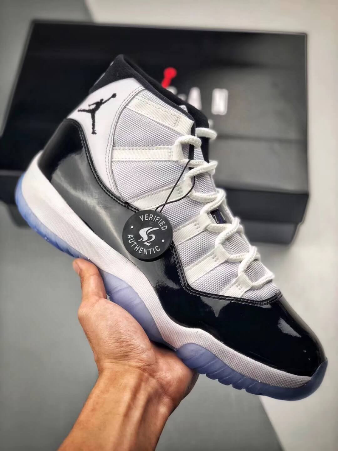 Air Jordan 11 Concord 378037-100​